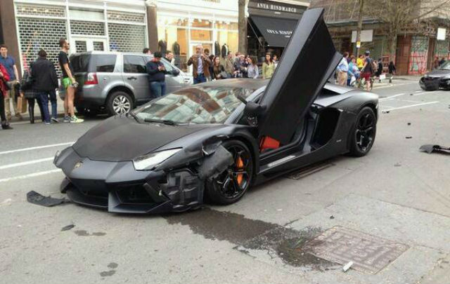 Insiden Aventador di Jalanan Sepi di London – dalam Video  