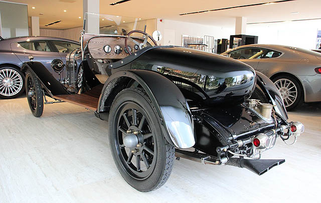 Aston Martin 'Survivor' Tertua Siap Tampil di London Classic Show 2015