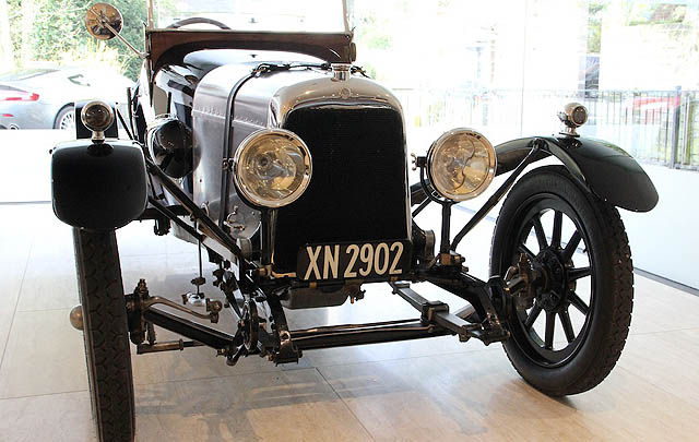 Aston Martin 'Survivor' Tertua Siap Tampil di London Classic Show 2015