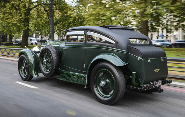 Bentley Speed Six Legendaris Tampil di Retromobile 2015  