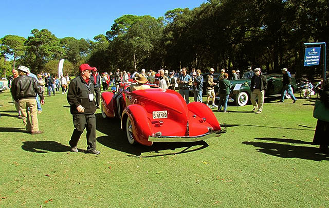 Bugatti Type 57C Raih 'Best of Show' di Hilton Head 2014  