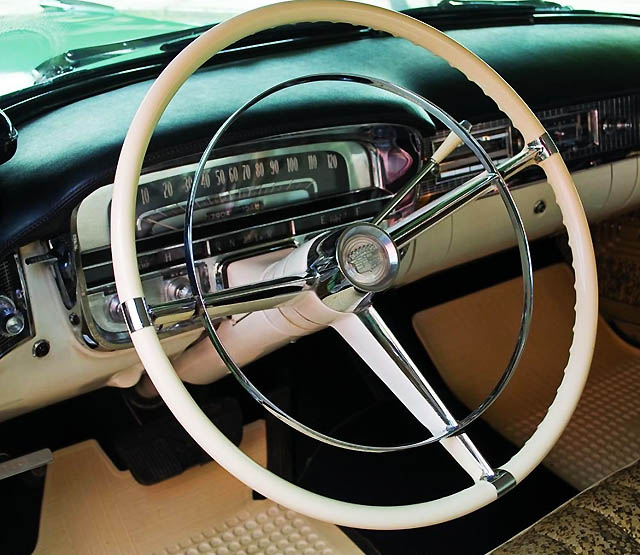 Klasik Berkharisma: Cadillac Series 62 Coupe de Ville 1956  