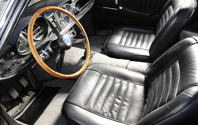 Konsep Retro Unik: Aston Martin Bertone Jet Coupe 1961  