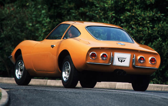 Opel GT 1965: 'Baby Corvette' yang Fenomenal  