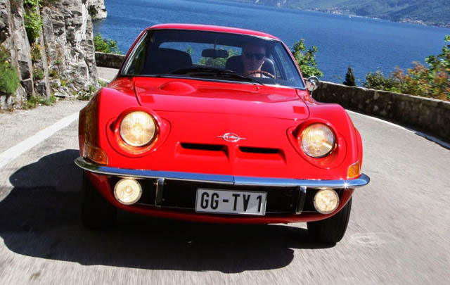 Opel GT 1965: 'Baby Corvette' yang Fenomenal  