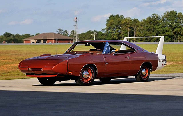 Dodge Charger HEMI Daytona Super Langka Dilelang  