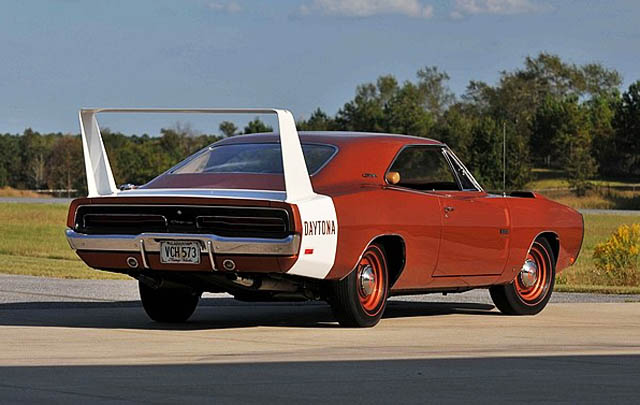 Dodge Charger HEMI Daytona Super Langka Dilelang  