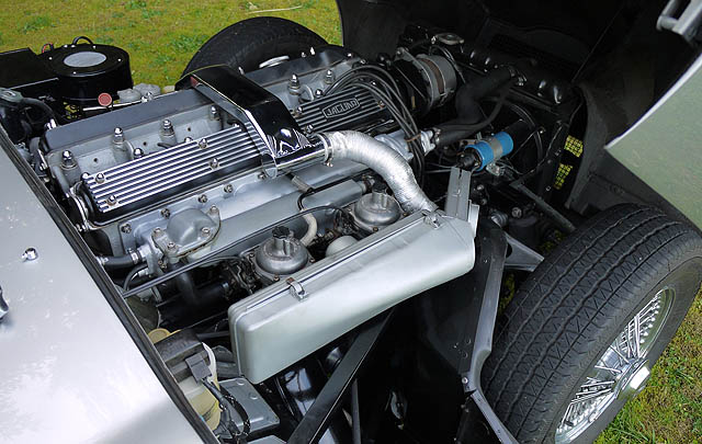Jaguar XK-E 1970 Ikonik Ini Dilelang Online  