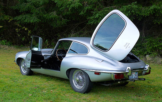 Jaguar XK-E 1970 Ikonik Ini Dilelang Online  