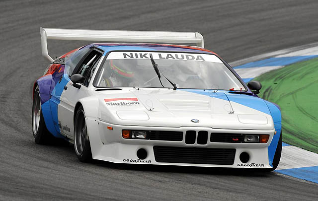 BMW M1 E26, Desain Futuristik Tenaga 'Sangar'  