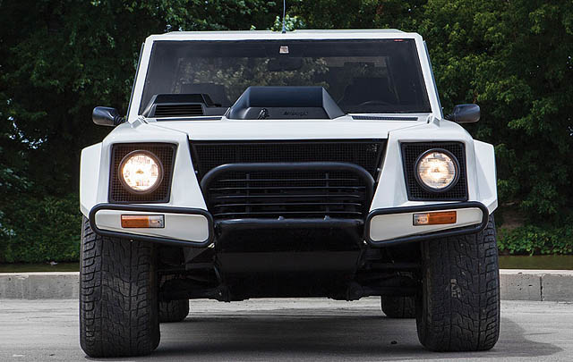 Lamborghini LM002 'Rambo Lambo' Ini Dilelang  