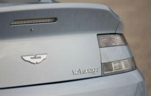 17.590 Aston Martin Ditarik Gara-gara Komponen Palsu  