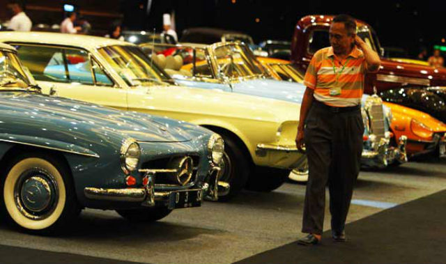 Gudang Mobil Klasik itu Bernama bringatrailer.com