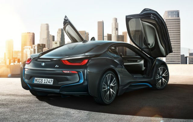 BMW i8, Sang Fenomena  