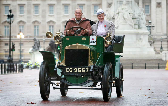 Ratusan Mobil Vintage Padati 'Brighton Veteran Car Run 2014'  