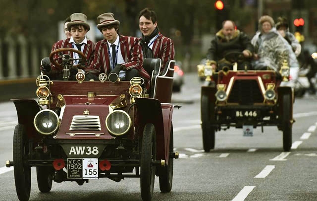 Ratusan Mobil Vintage Padati 'Brighton Veteran Car Run 2014'  