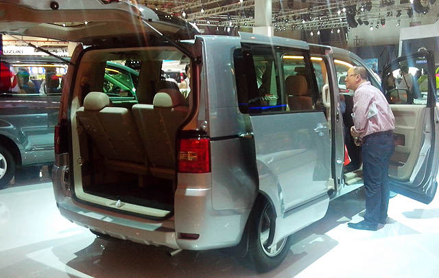Mitsubishi Delica dan Concept AR Debut di IIMS 2014  