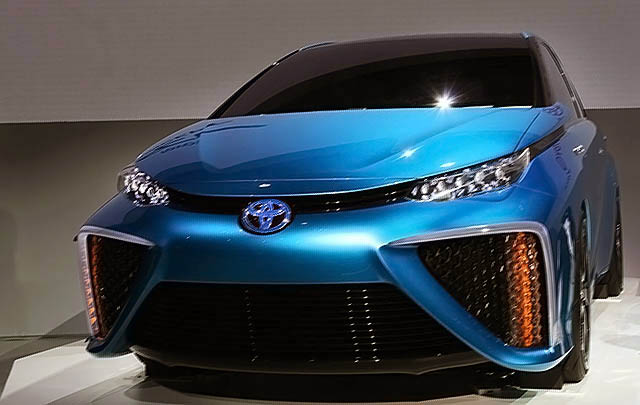 Toyota Luncurkan FCV Concept di IIMS 2014  