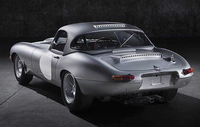 Jaguar Lightweight E-type 'Terlahir Kembali'  