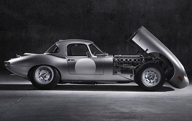 Jaguar Lightweight E-type 'Terlahir Kembali'  