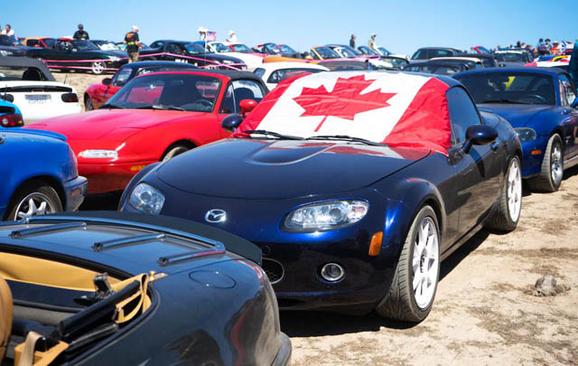 1.200+ Mazda MX-5 Miata Pecahkan Rekor Guinness  