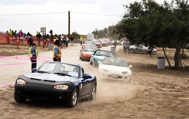 1.200+ Mazda MX-5 Miata Pecahkan Rekor Guinness  