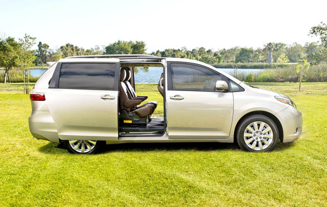 Toyota Sienna 2015 Resmi Diluncurkan  