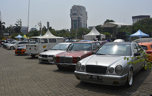 Ratusan Mobil Eropa Berbagai Tipe Padati 'Eurofest 2015'