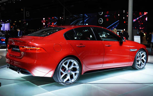 Lebih 'Powerful', Jaguar XE S Debut di Paris 2014  