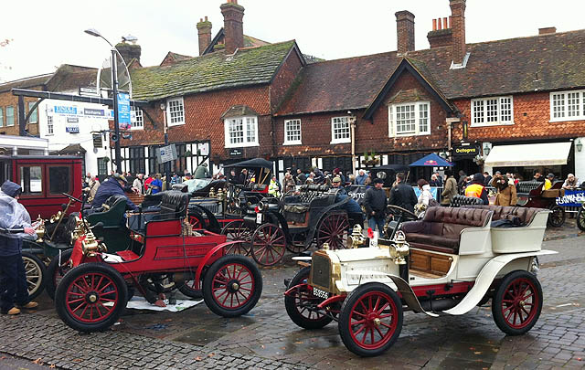 400 Mobil Bersejarah Siap Ikuti 'London to Brighton Veteran Car Run'