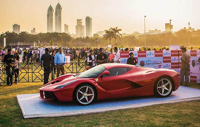 Ajang 'Parx Super Car Show 2015' Digelar di India  