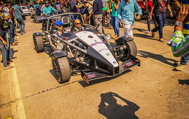 Ajang 'Parx Super Car Show 2015' Digelar di India  