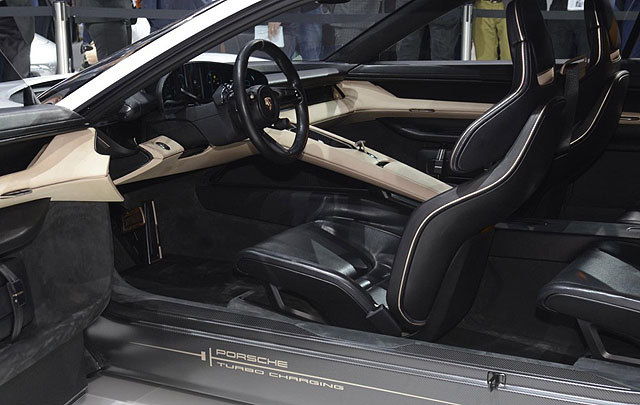 Porsche Mission E Concept Debut di Frankfurt Motor Show 2015