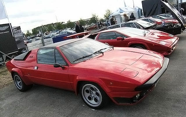 Ribuan Mobil dari 120 Klub 'Banjiri' Silverstone Classics 2015  