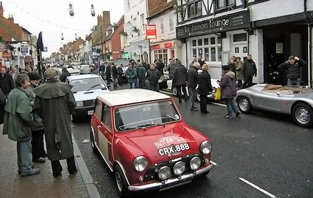 Ratusan Mobil Klasik Padati Acara 'Vintage Stony 2015'  