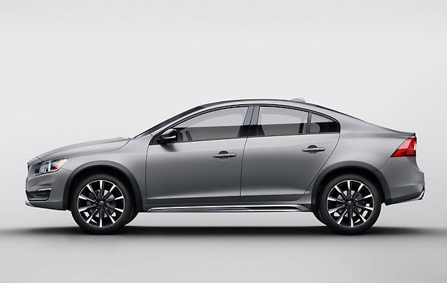 Volvo S60 Cross Country Siap Debut di Detroit Motor Show 2015  