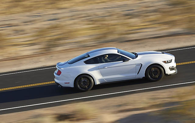 Ford Mustang Shelby GT350 2016 Resmi Dirilis  