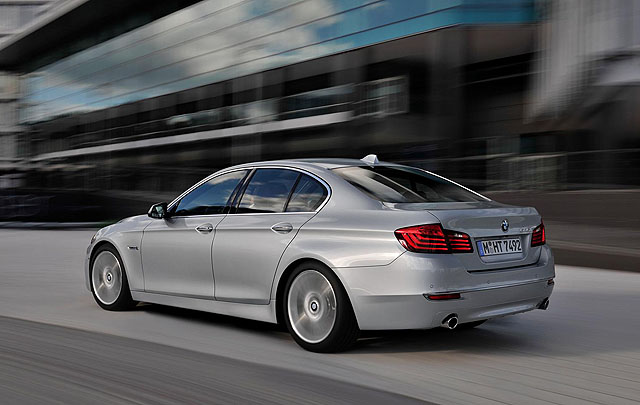 BMW Indonesia Tawarkan Seri 3 & Seri 5 Tanpa Biaya BBNKB  