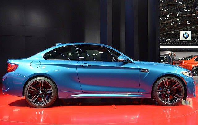 BMW M2 Resmi Debut di Detroit Motor Show 2016  