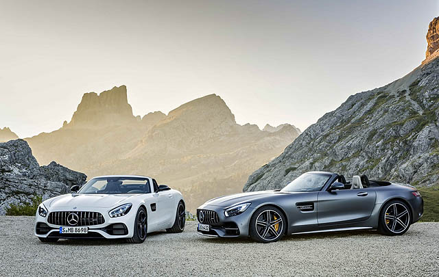 Mercedes Hadirkan Dua Varian AMG GT Roadster Terbaru  