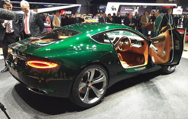 Bentley EXP 10 Speed 6 Curi Perhatian di Geneva 2015  