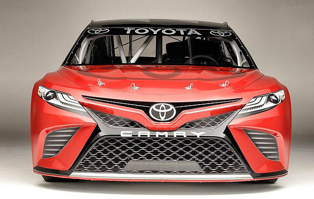 Toyota Hadirkan Camry Spesifikasi NASCAR di Detroit 2017  