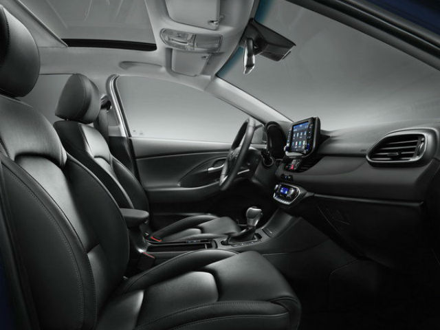 Penampakan Hyundai i30 Generasi Ketiga  