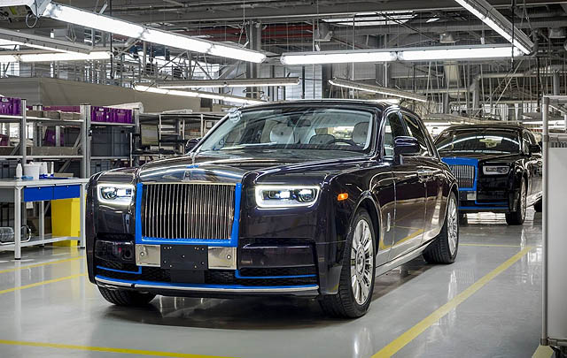 Unit Pertama Rolls-Royce Phantom Generasi Baru Siap Dilelang  