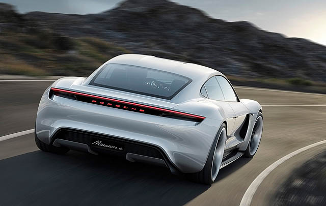 Porsche Mission E Dapat 'Lampu Hijau' untuk Produksi  