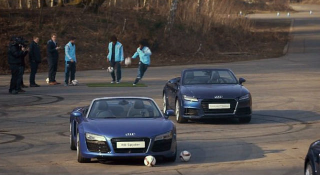 Cara Superstar Chelsea dan Audi Supercar Bersenang-senang  