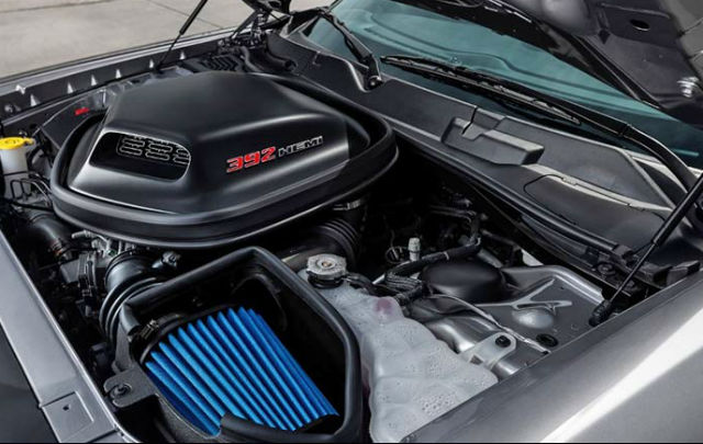 Dodge Lelang Challenger SRT Hellcat Produksi Perdana  
