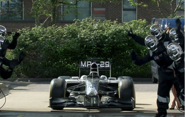 “Perang Oli” dalam Iklan Video