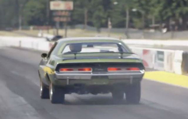 Video: Adu Cepat Challenger 2015 VS Challenger 1971  