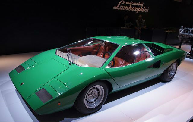 Miura VS Countach: Dua Karya Terhebat Lamborghini  